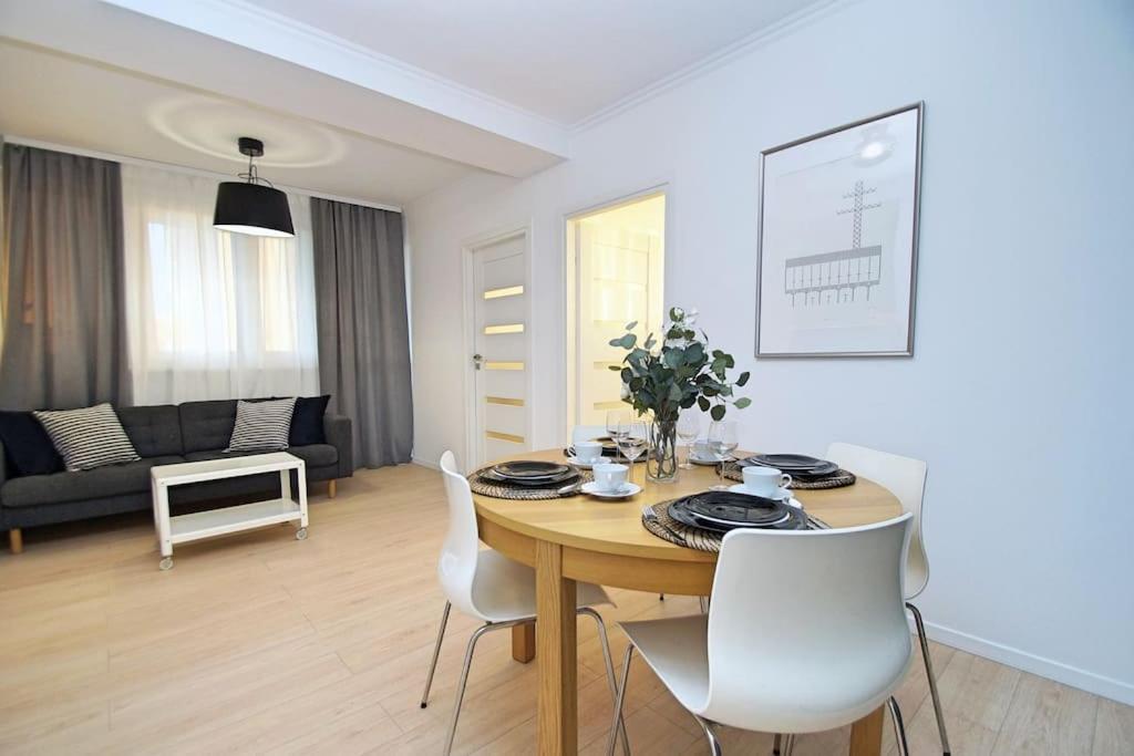 Apartament Korfantego Citycentre Z Widokiem Na Spodek Katowice Exterior photo