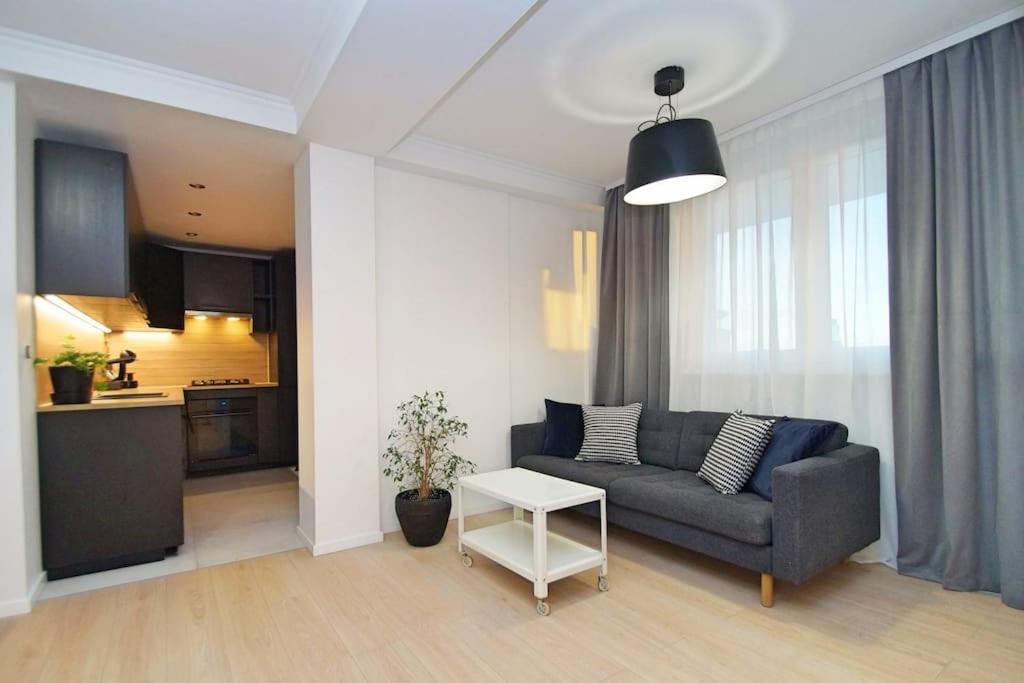 Apartament Korfantego Citycentre Z Widokiem Na Spodek Katowice Exterior photo
